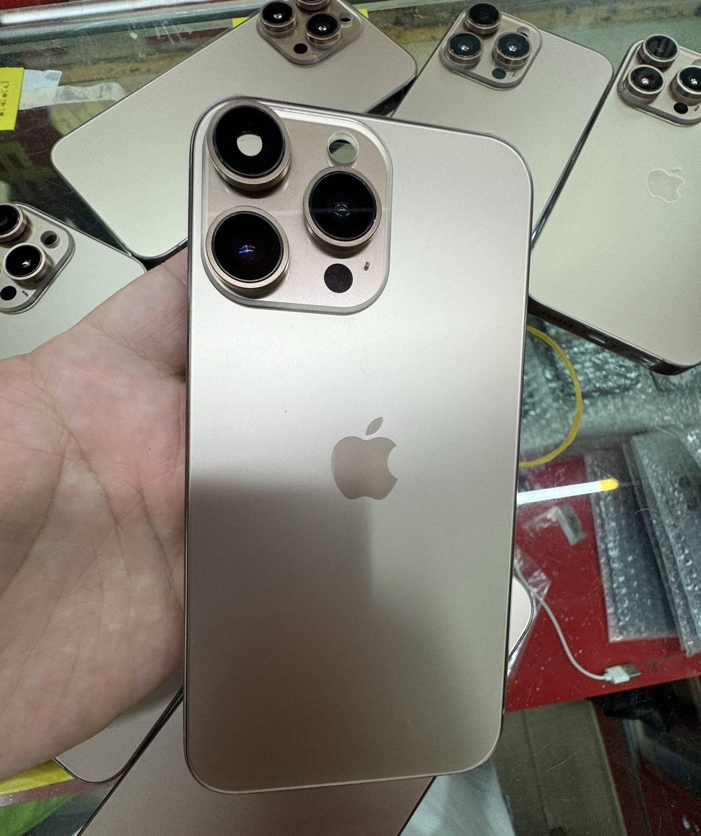 苹果xr移动版与公开版包装(苹果xr公开版和移动优先版的区别)-第6张图片-有道翻译官网